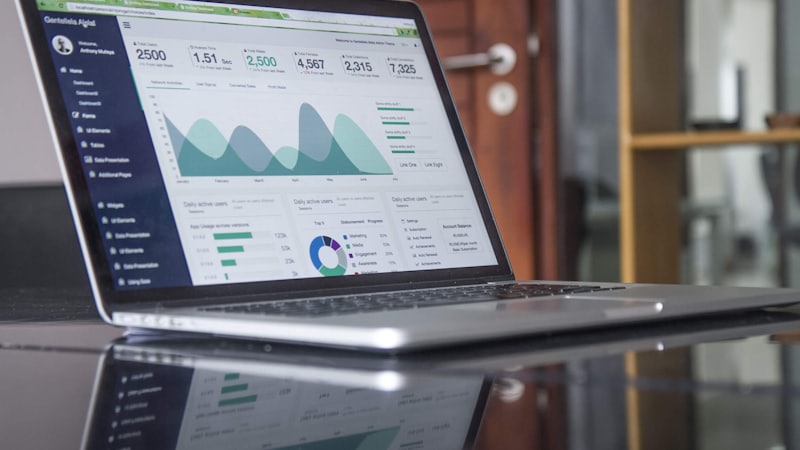 Dashboard de prototipo espejo para validar agentes IA
